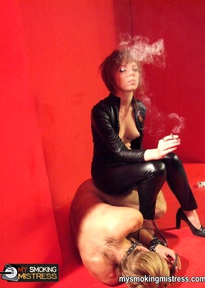 Mysmokingmistress Model