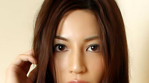 Anri Suzuki 有名女優